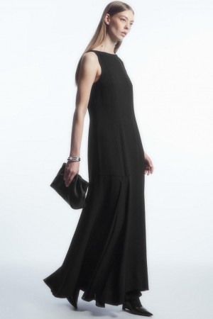 Rochie Dama COS Asymmetric Flared-hem Maxi Negrii | NXWPH-9534