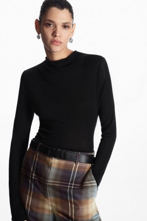 Top Dama COS Slim-fit High-neck Negrii | VRPFZ-5029
