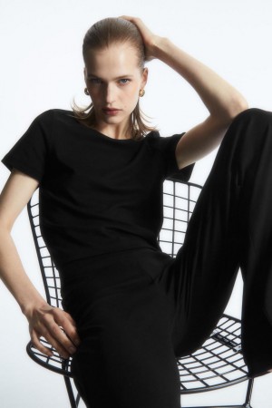 Tricou Dama COS Cropped Slim-fit Negrii | NKCWI-3217