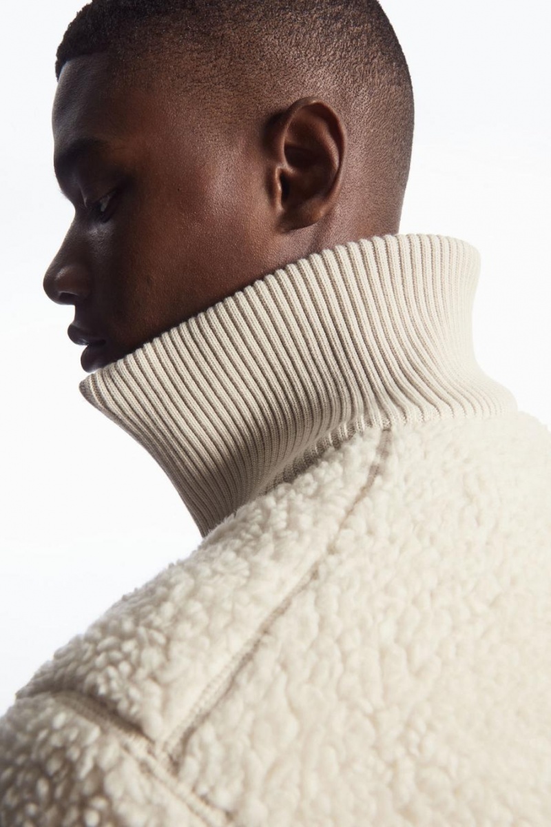 Geaca Barbati COS Funnel-neck Teddy Bej Deschis | ILEND-7593