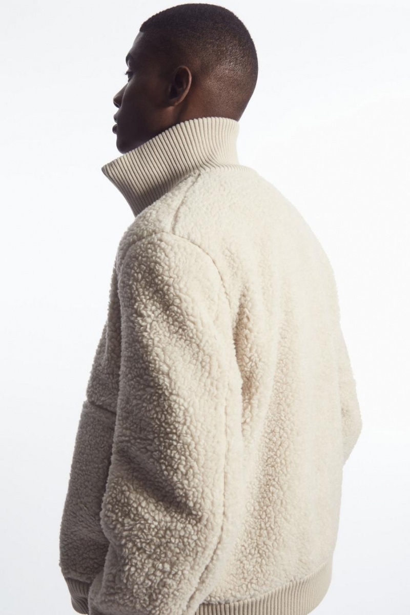 Geaca Barbati COS Funnel-neck Teddy Bej Deschis | ILEND-7593