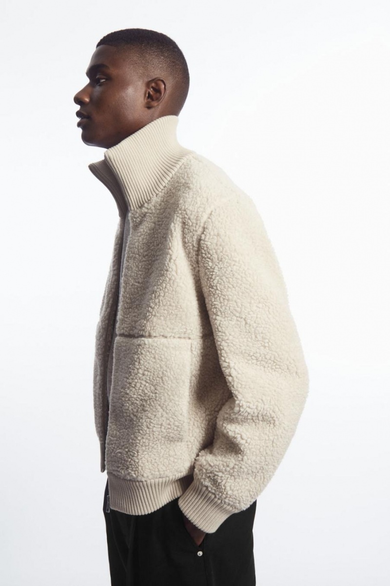 Geaca Barbati COS Funnel-neck Teddy Bej Deschis | ILEND-7593