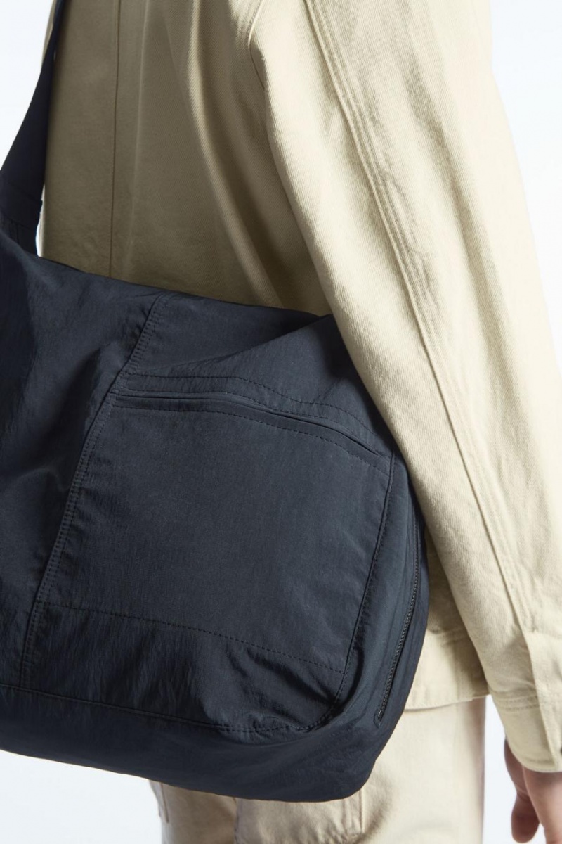 Geanta Barbati COS Slouchy Nailon Messenger Bleumarin | DXWRC-0264