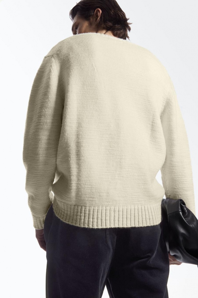 Jumpers Barbati COS V-neck Lână Albi | HNSGD-7542
