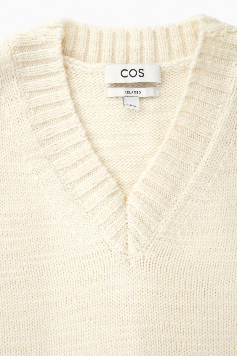 Jumpers Barbati COS V-neck Lână Albi | HNSGD-7542