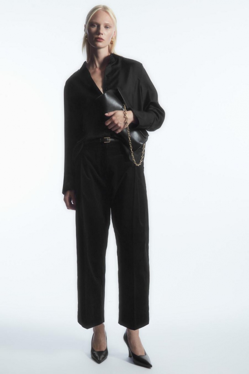 Pantaloni Dama COS Plisat Barrel-leg Corduroy Negrii | SAVOJ-5296